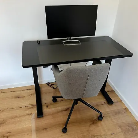 Workplace Apt/27Inch Screen For 2 Or 4/Kitchen Offenbach am Main Exterior photo