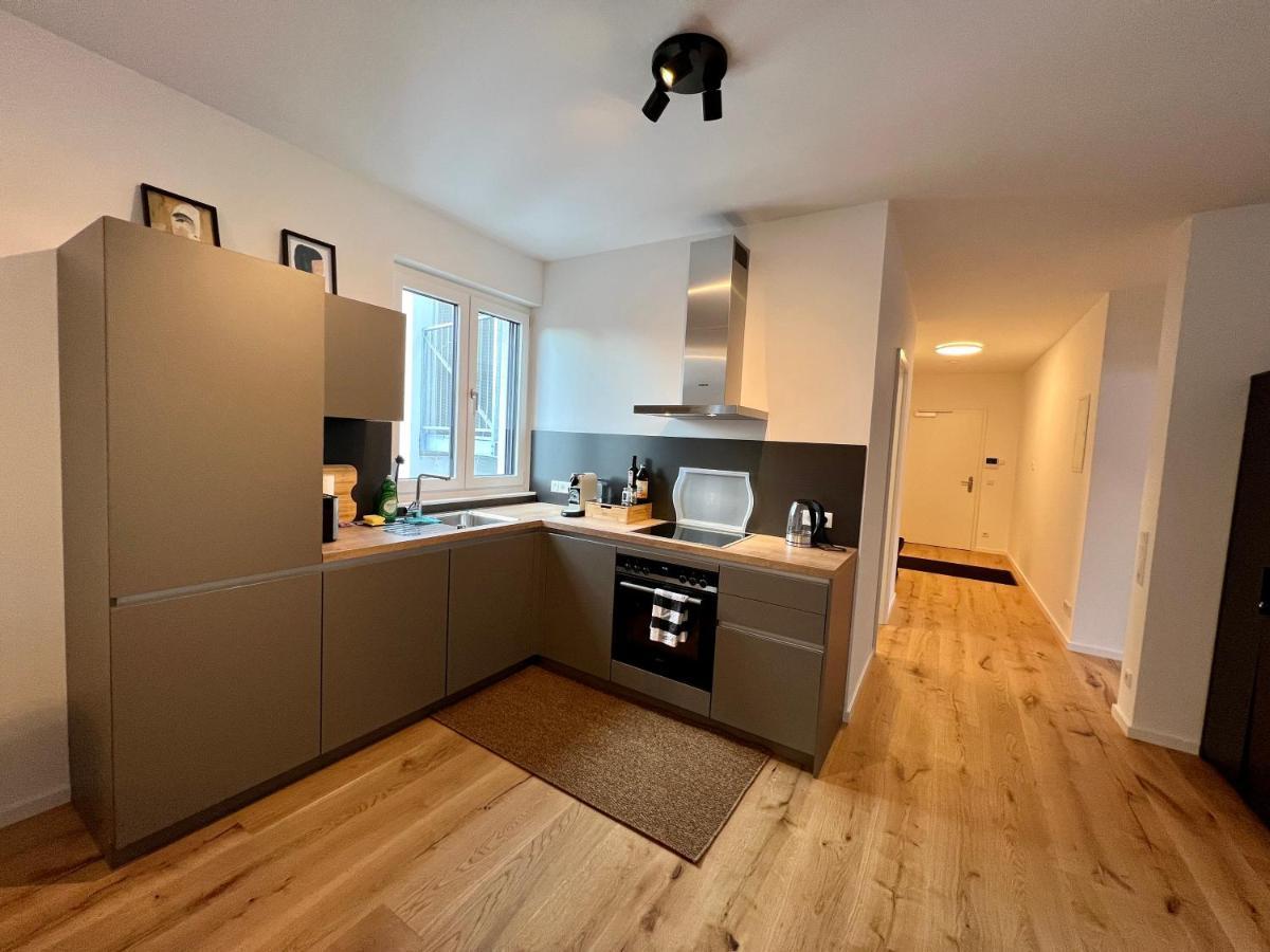 Workplace Apt/27inch Screen For 2 Or 4/kitchen * Offenbach am Main